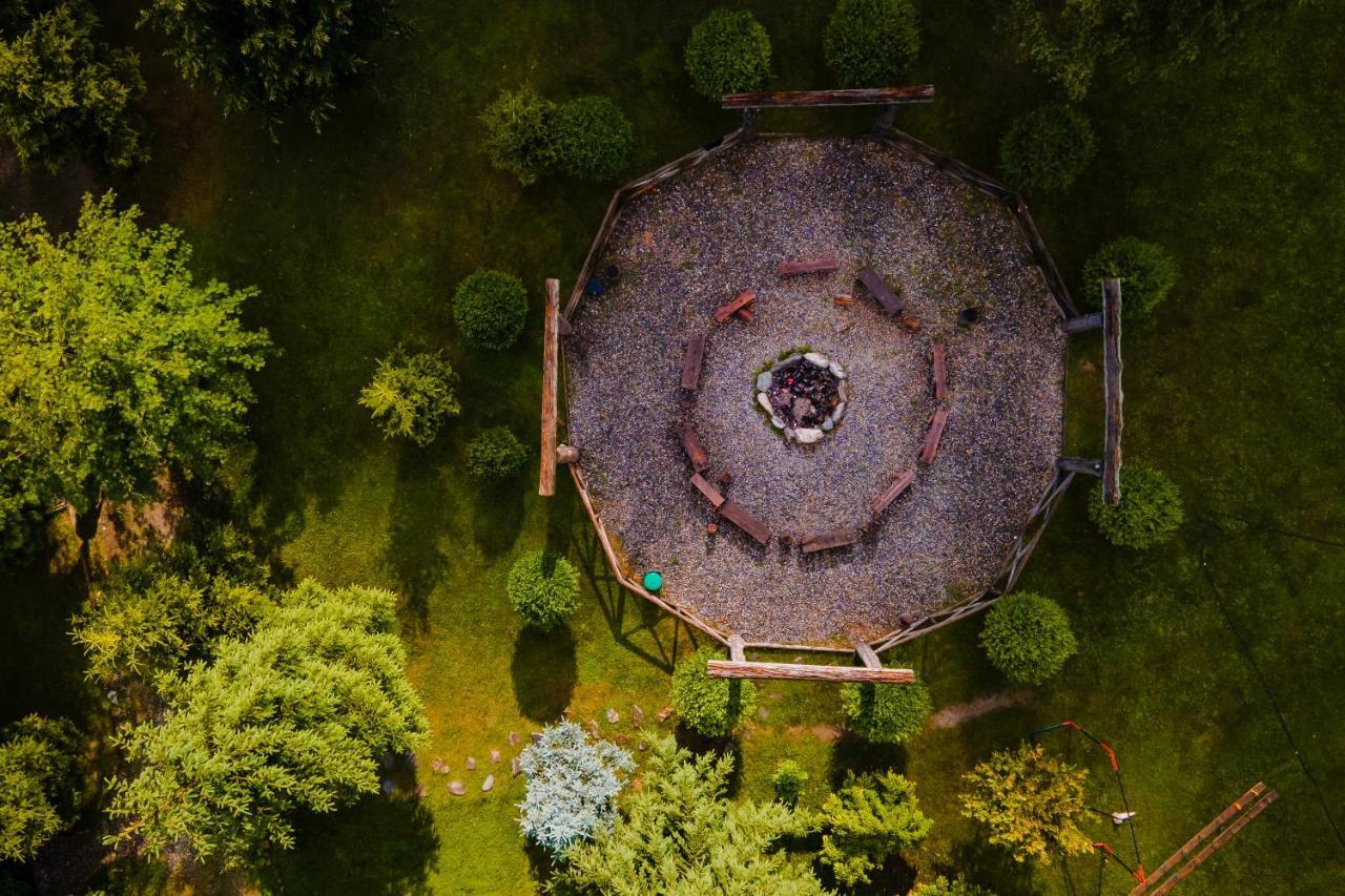 Fratii Jderi - Utopia Verde Brezoi Exterior photo